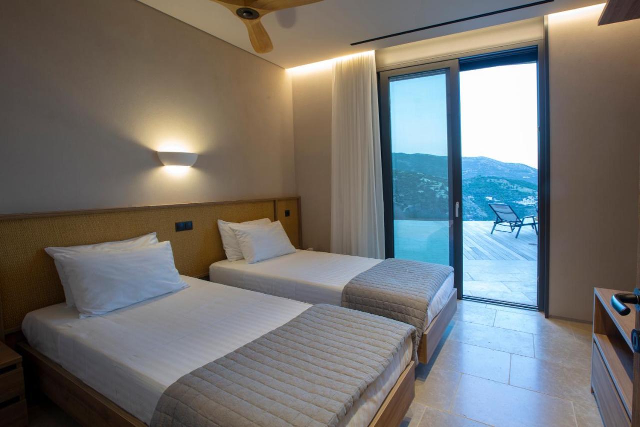 Blooms Of Sivota Bay - Luxury Villas With Private Heated Pool エクステリア 写真