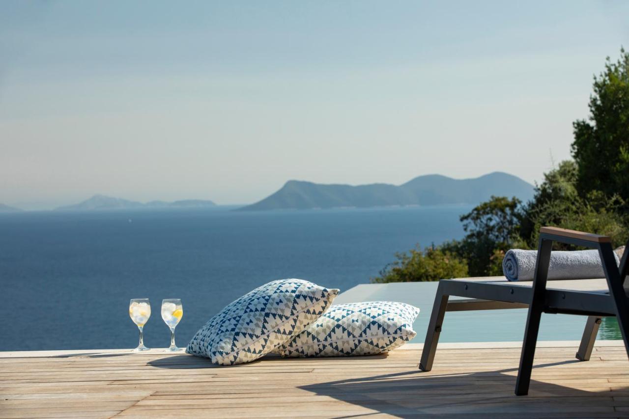 Blooms Of Sivota Bay - Luxury Villas With Private Heated Pool エクステリア 写真
