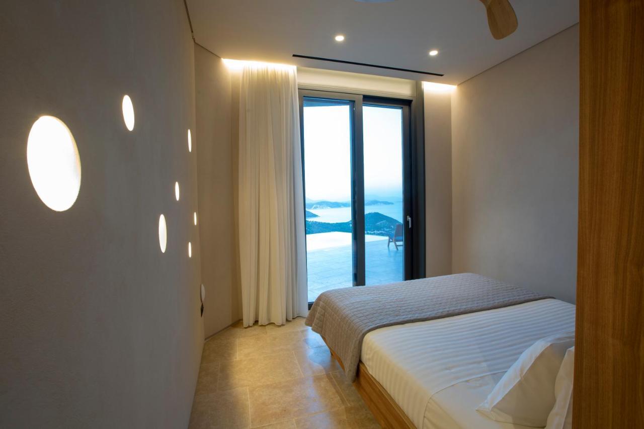 Blooms Of Sivota Bay - Luxury Villas With Private Heated Pool エクステリア 写真