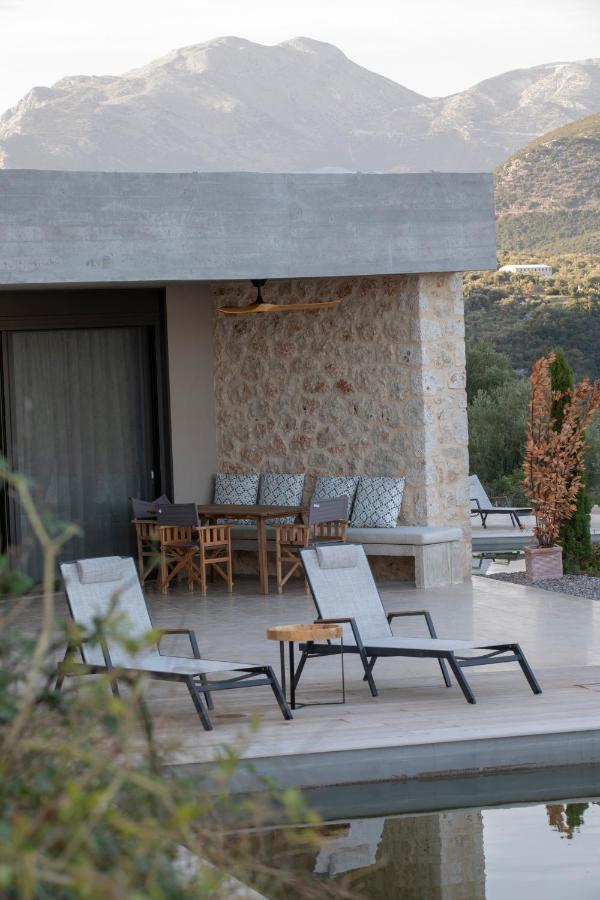 Blooms Of Sivota Bay - Luxury Villas With Private Heated Pool エクステリア 写真
