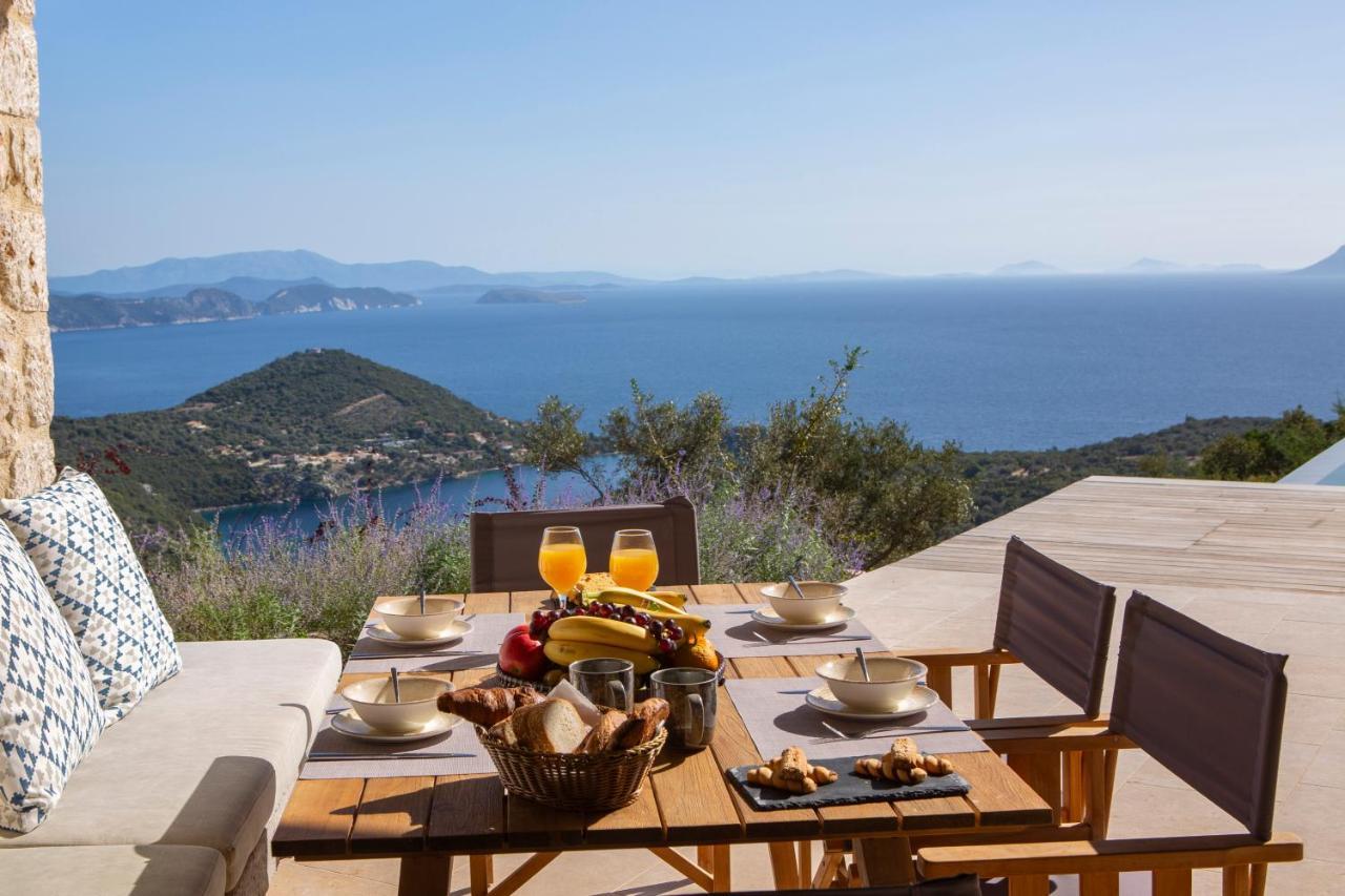 Blooms Of Sivota Bay - Luxury Villas With Private Heated Pool エクステリア 写真
