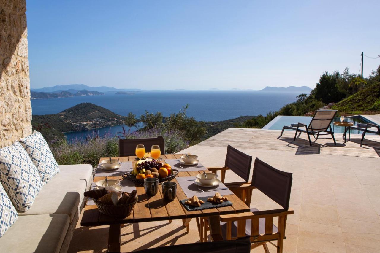 Blooms Of Sivota Bay - Luxury Villas With Private Heated Pool エクステリア 写真