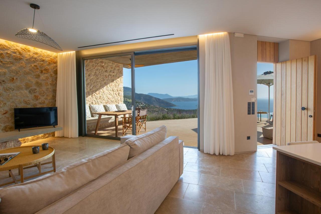 Blooms Of Sivota Bay - Luxury Villas With Private Heated Pool エクステリア 写真