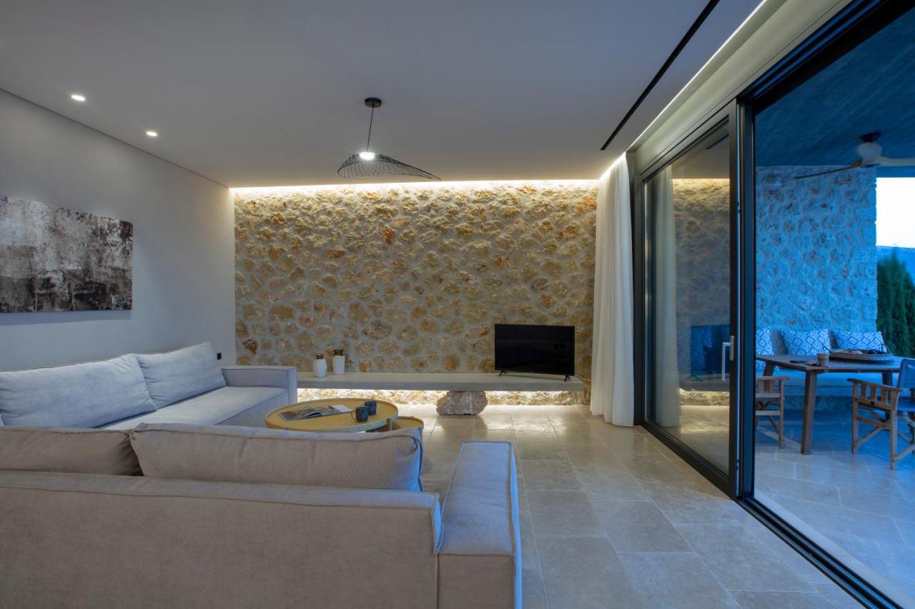 Blooms Of Sivota Bay - Luxury Villas With Private Heated Pool エクステリア 写真