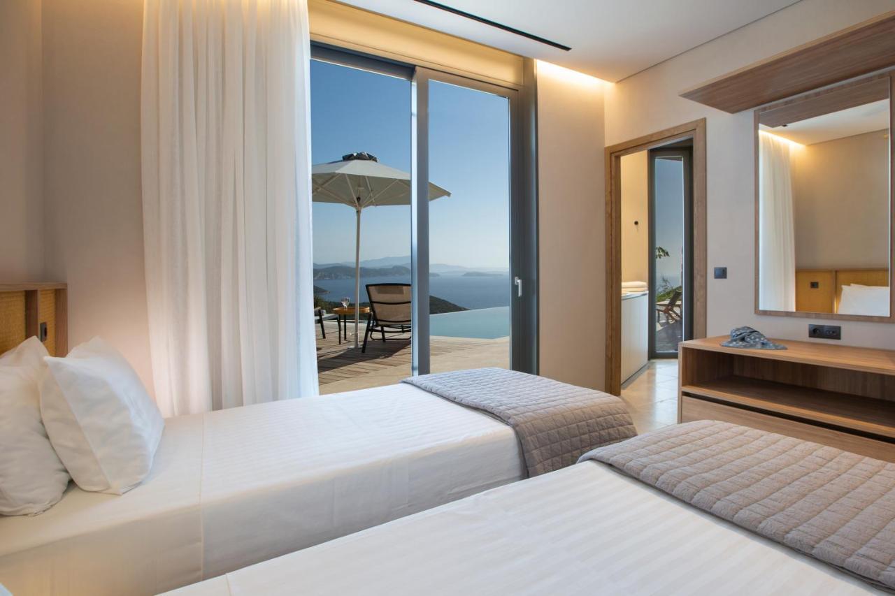 Blooms Of Sivota Bay - Luxury Villas With Private Heated Pool エクステリア 写真